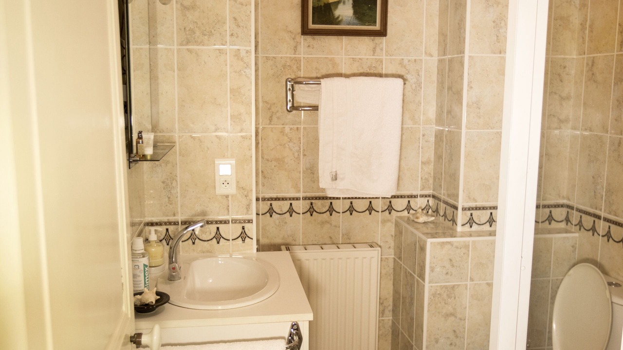 Photo of Bathroom in Comblanchien