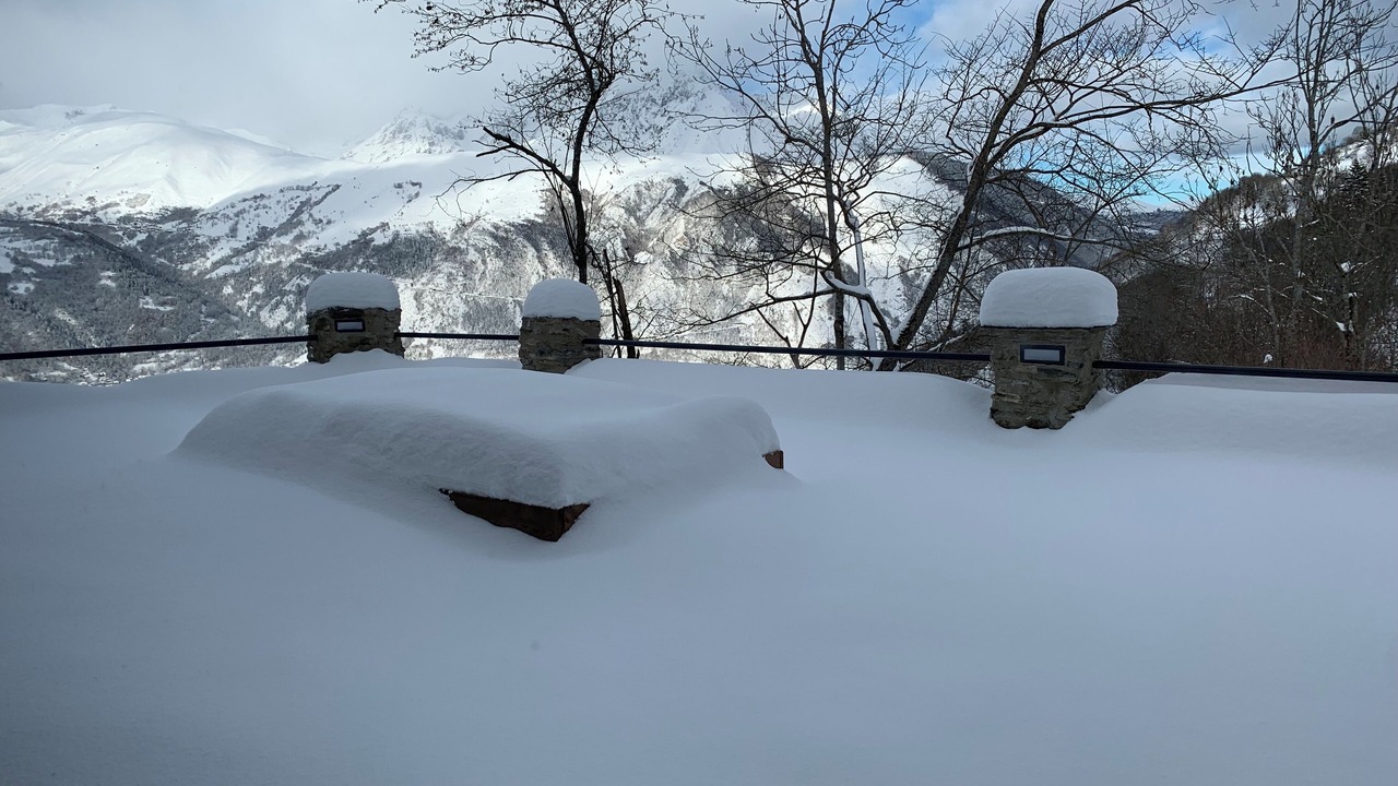 Photo of Outdoor in Azet