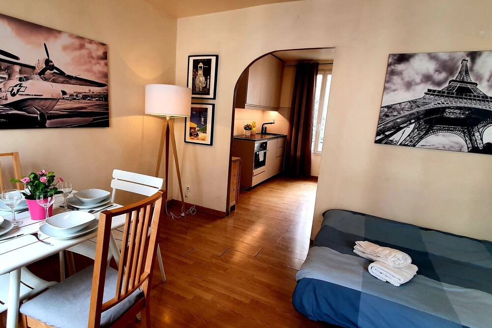 Photo of Bedroom in Louis Bertrand-Mirabeau-Semard