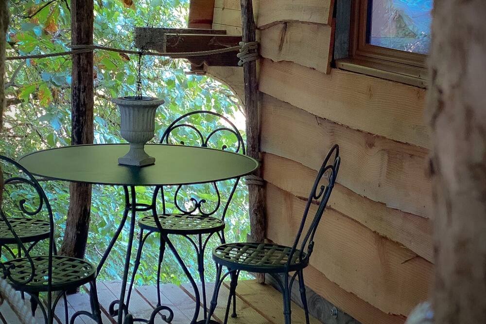 Photo of Patio Balcony in Nans-sous-Sainte-Anne