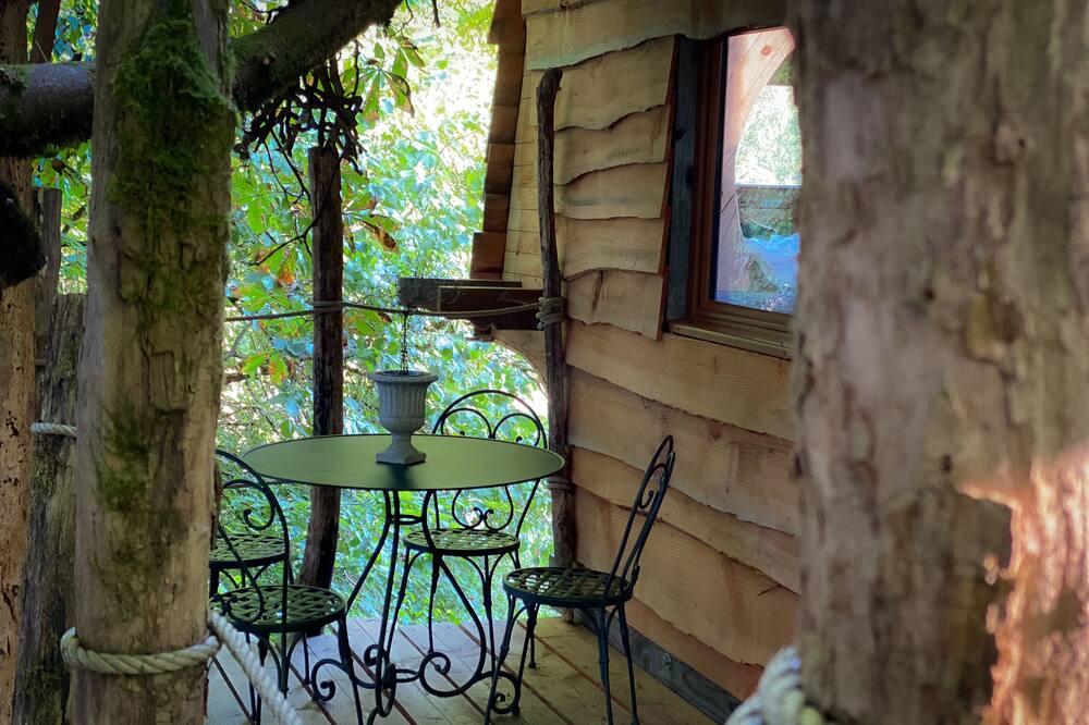 Photo of Patio Balcony in Nans-sous-Sainte-Anne