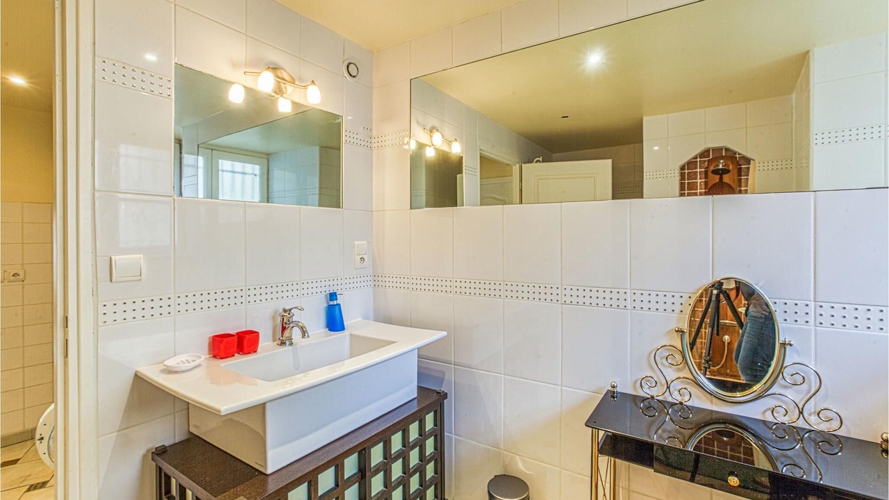 Photo of Bathroom in Castelnau-de-Mandailles