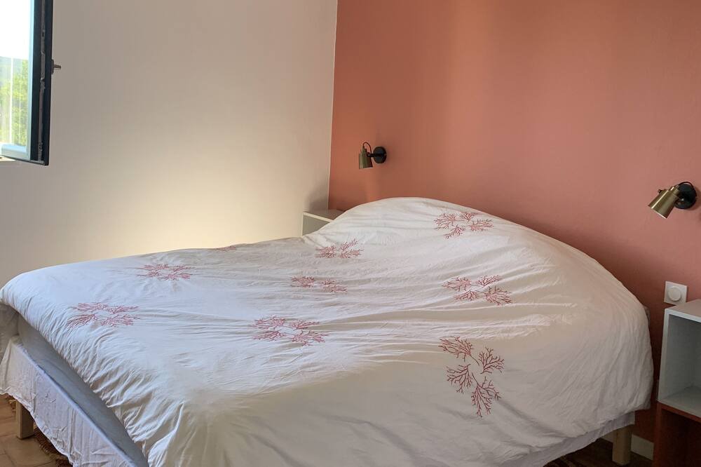 Photo of Bedroom in Valaurie