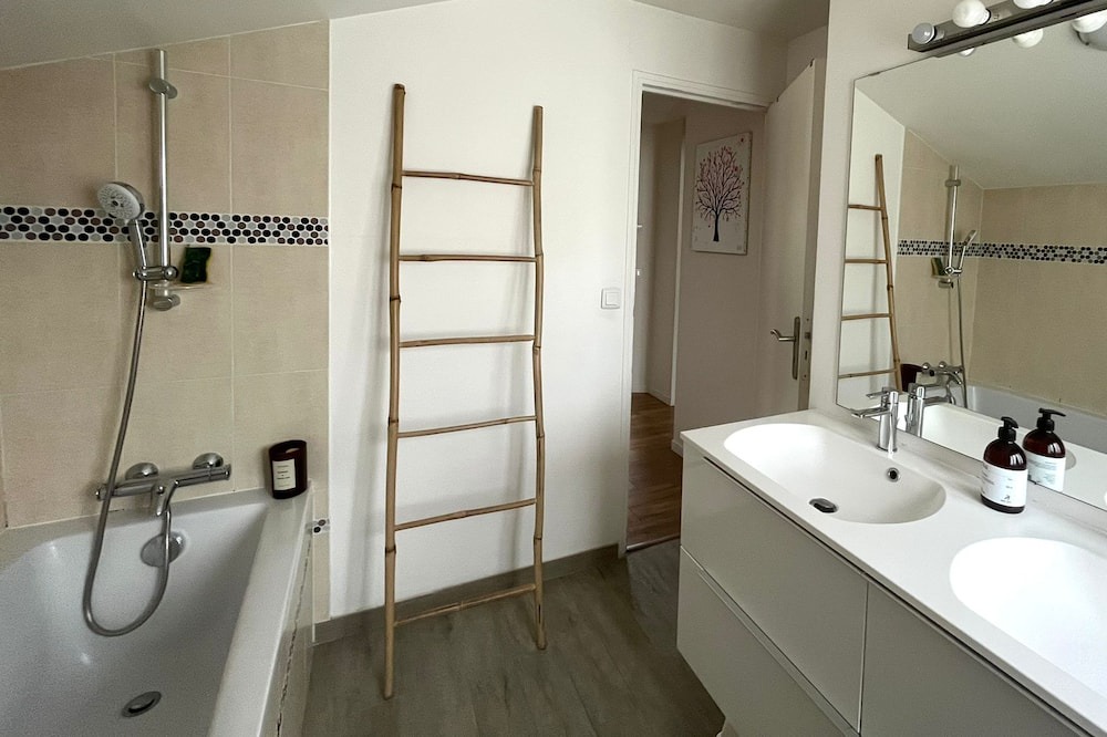 Photo of Bathroom in Sucy-en-Brie