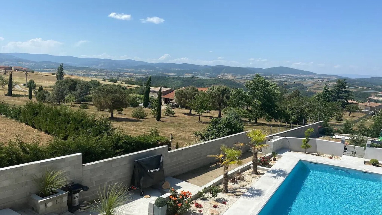 Photo of Outdoor in Saint-Barthelemy-le-Plain