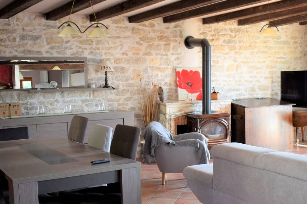 Photo of Livingroom in Saint-Julien