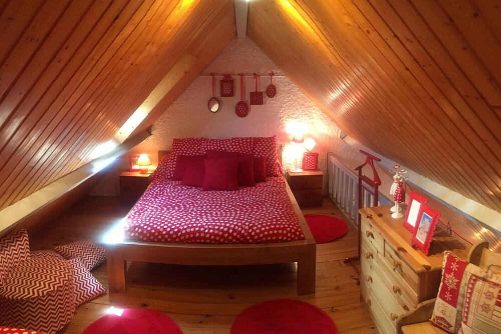 Photo of Bedroom in Curieres