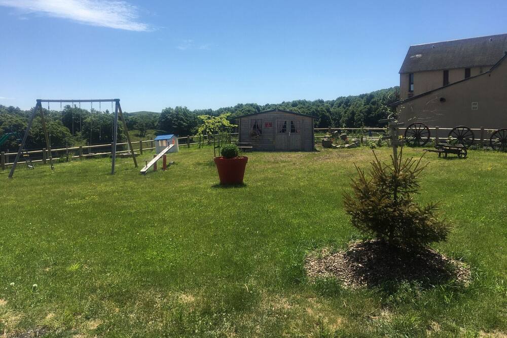 Photo of Outdoor in Curieres
