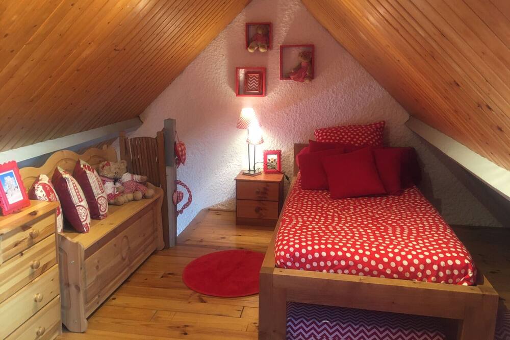 Photo of Bedroom in Curieres