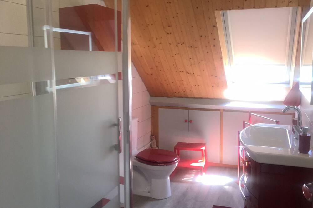 Photo of Bathroom in Curieres