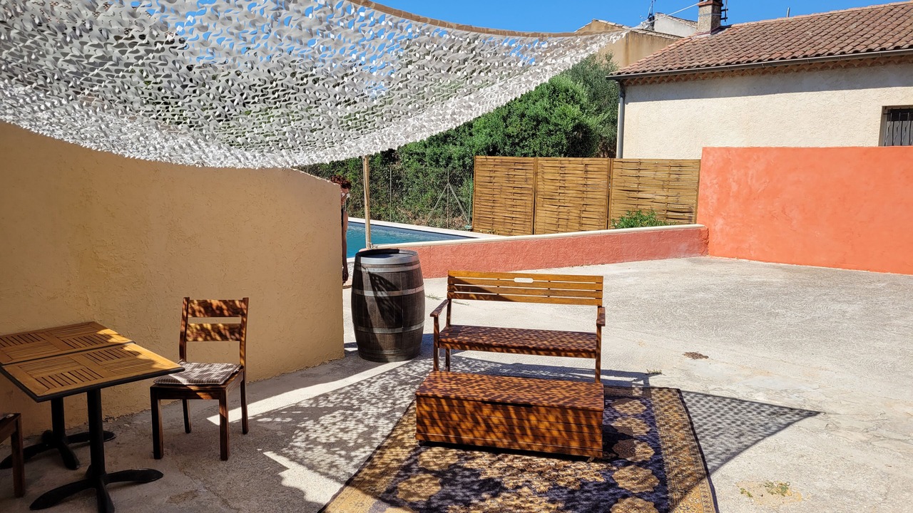 Photo of Patio Balcony in Sainte-Cecile-les-Vignes