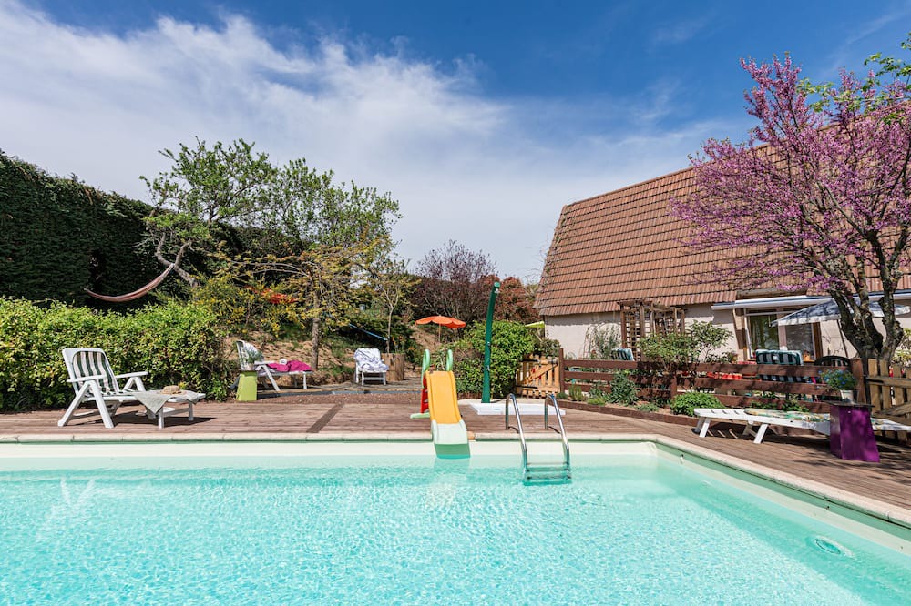 Photo of Outdoor in Maringes