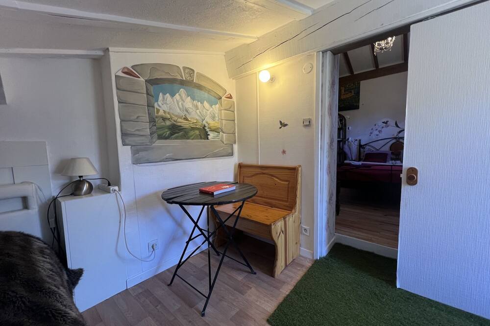 Photo of Bedroom in Maringes