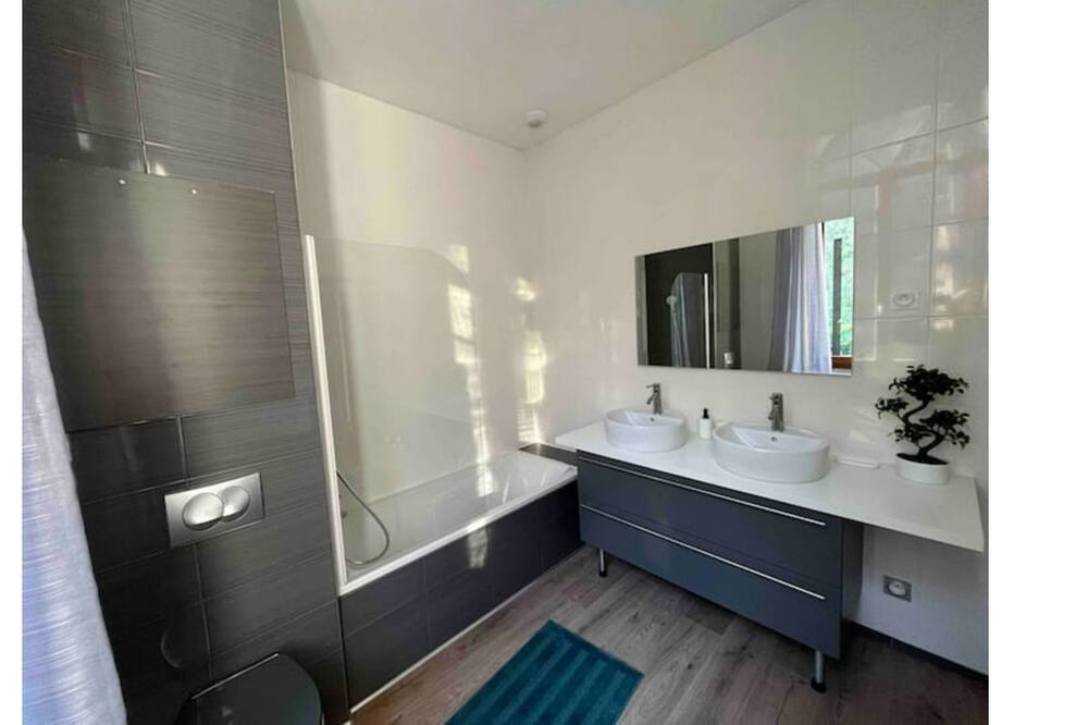 Photo of Bathroom in Yzeron