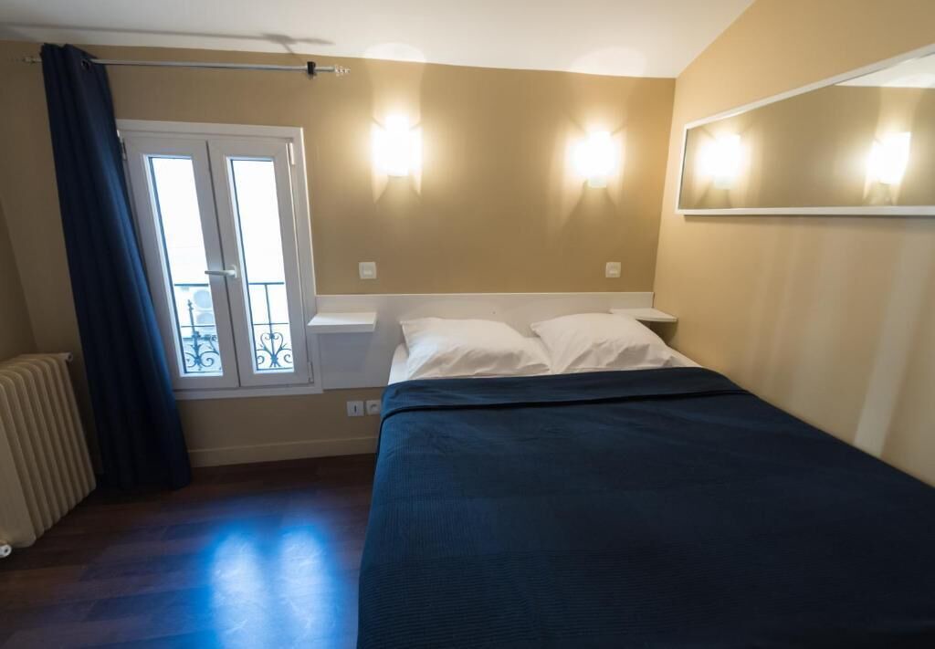 Photo of Bedroom in Villeneuve-Saint-Georges