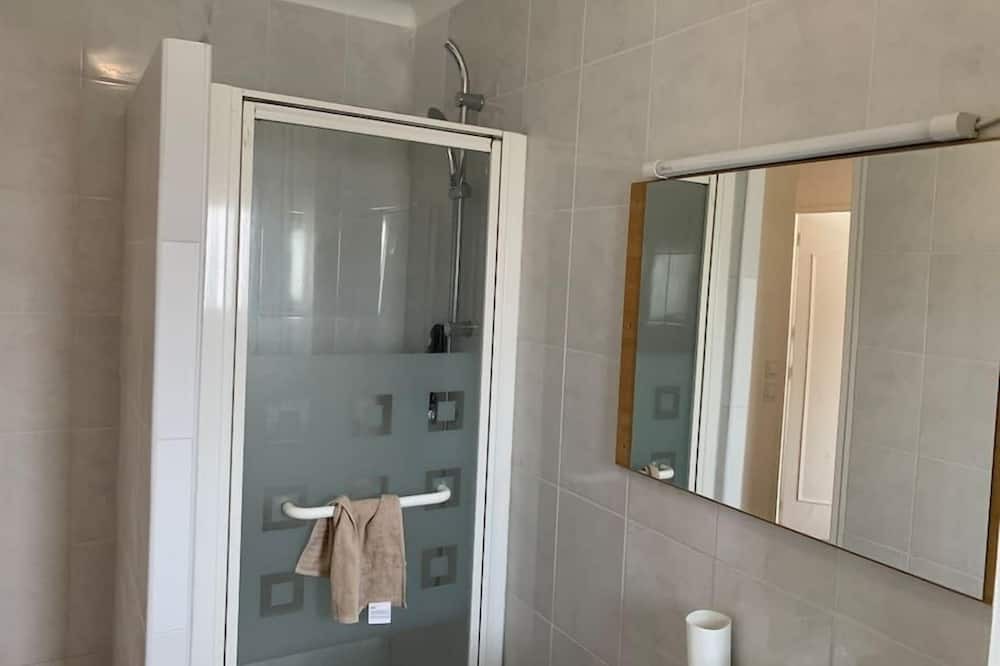 Photo of Bathroom in Vigneux-sur-Seine