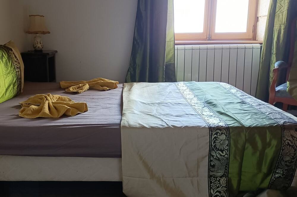 Photo of Bedroom in Chenoves