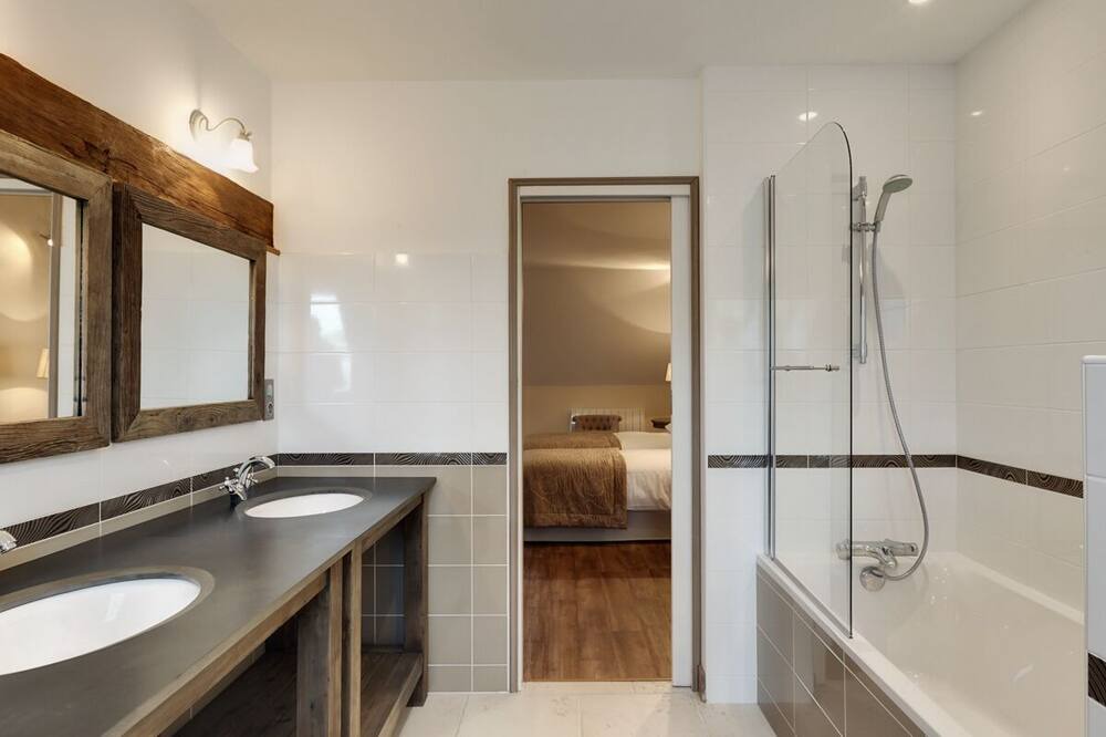 Photo of Bathroom in Sermesse