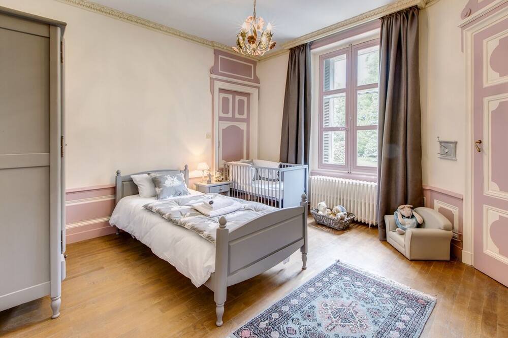 Photo of Bedroom in Vescours