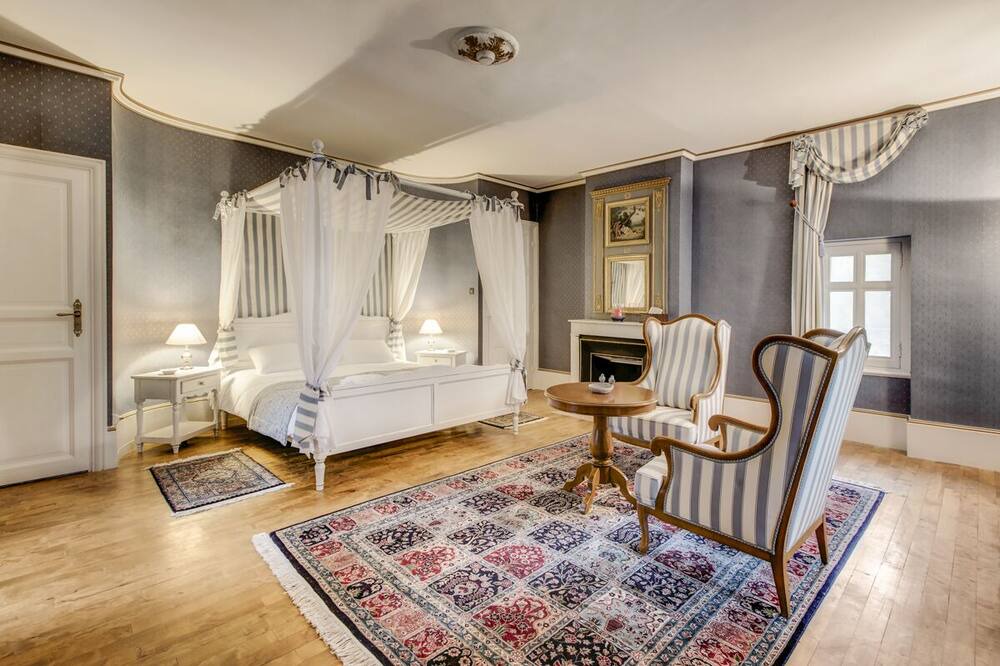 Photo of Bedroom in Vescours