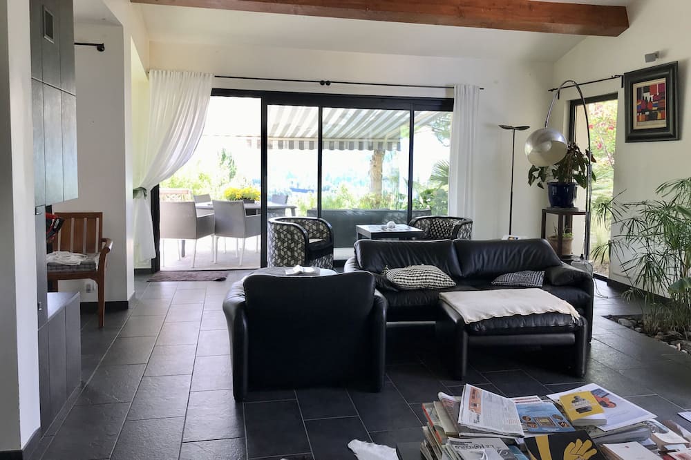Photo of Livingroom in Dieulefit