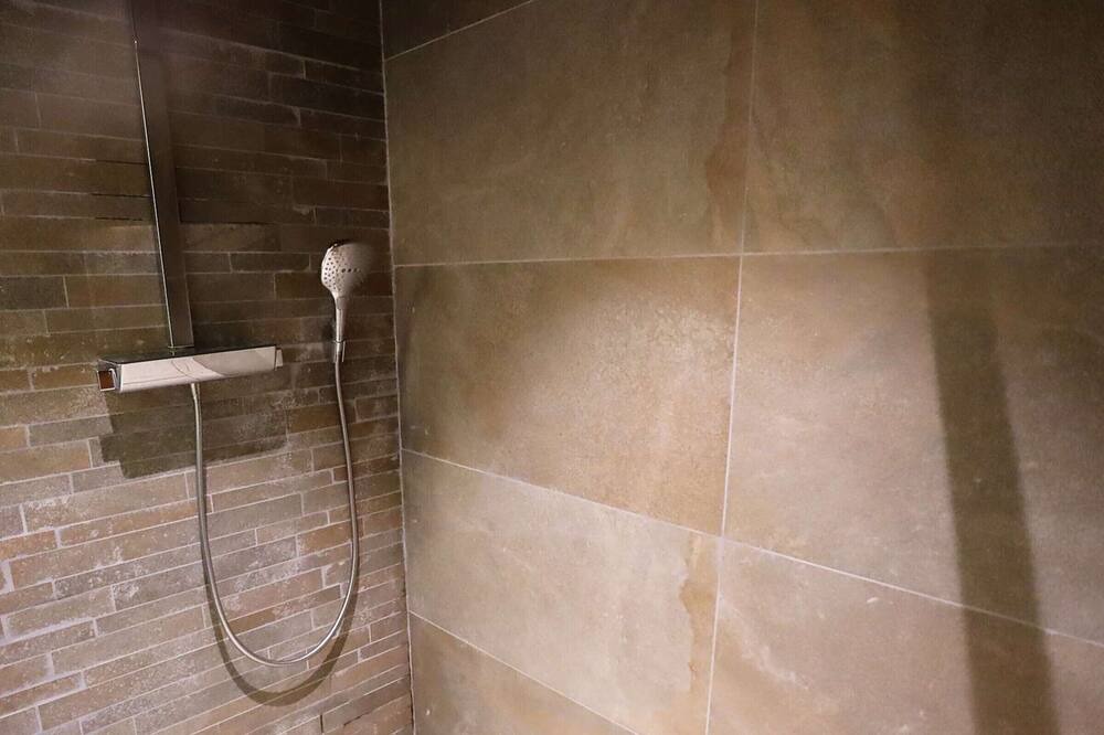Photo of Bathroom in Beaufort