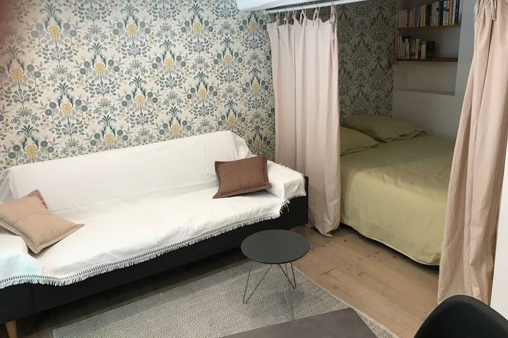 Photo of Bedroom in Taulignan
