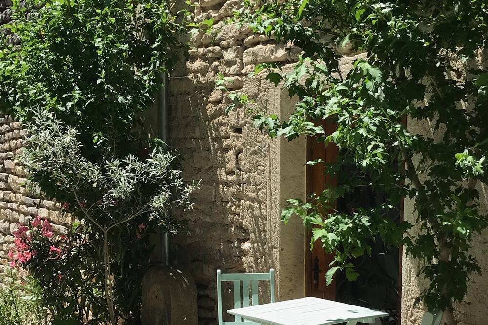 Photo of Patio Balcony in Taulignan