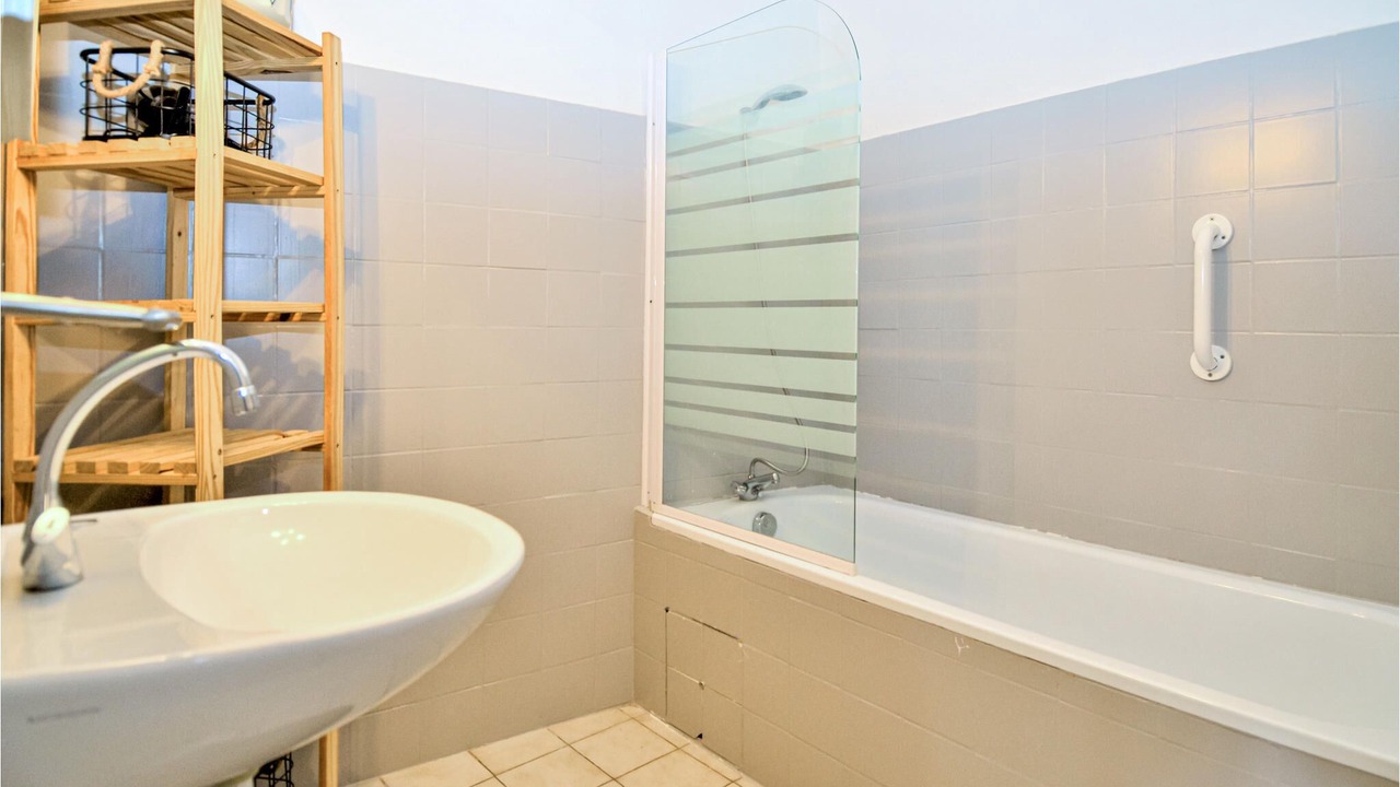 Photo of Bathroom in Saint-Germain