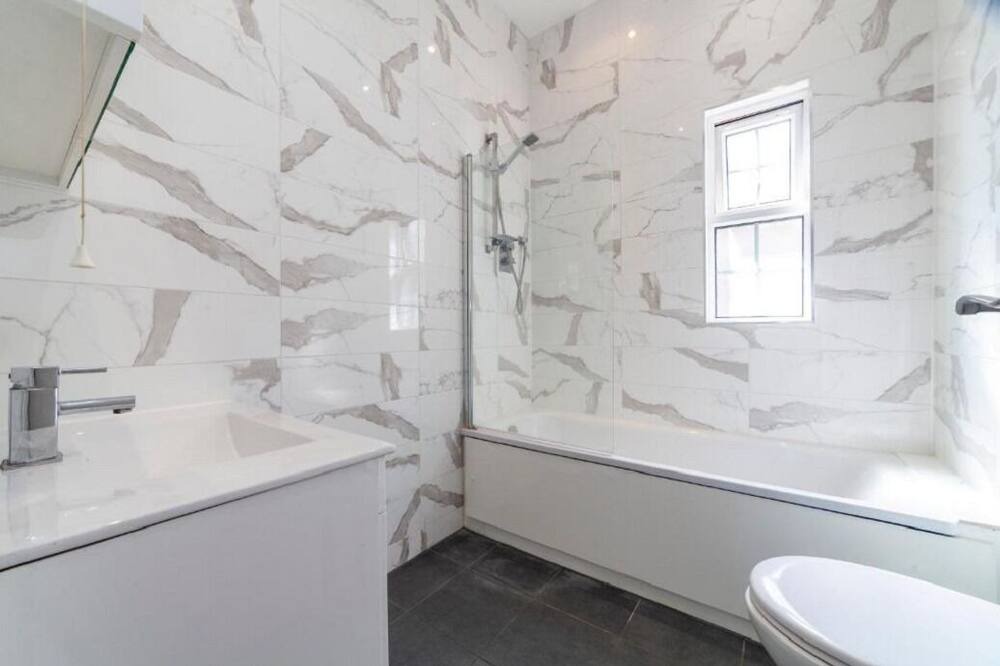 Photo of Bathroom in Villie-Morgon
