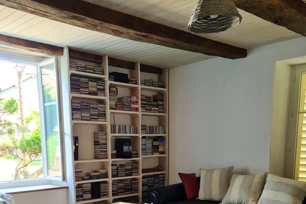 Photo of Livingroom in Velorcey
