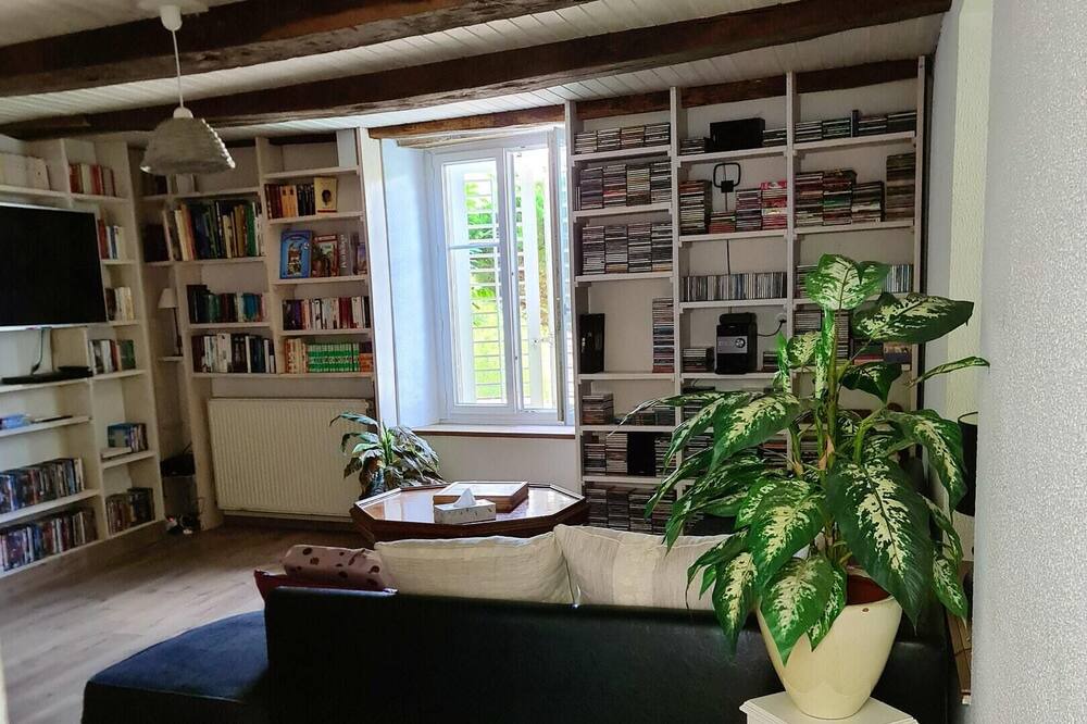 Photo of Livingroom in Velorcey