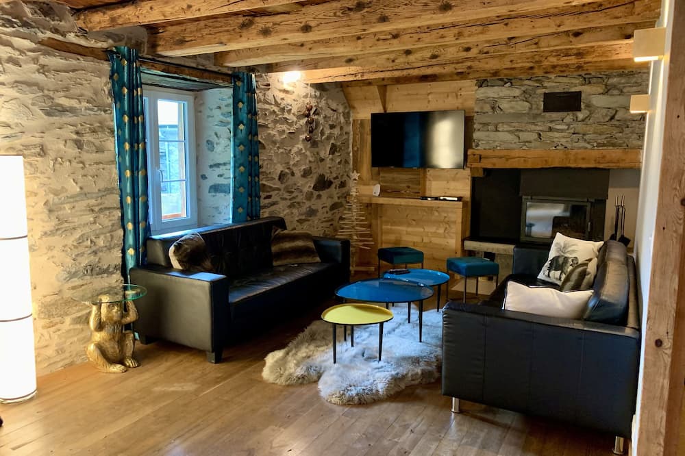 Photo of Livingroom in Azet