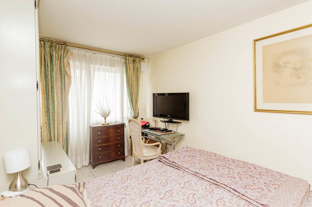 Photo of Bedroom in Charenton-le-Pont