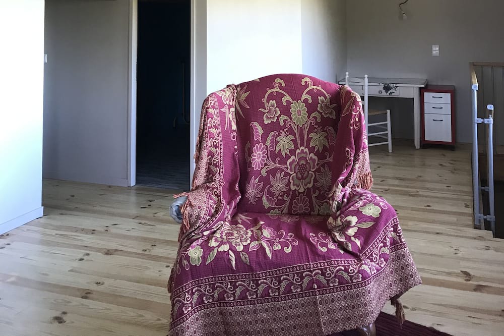 Photo of Livingroom in Saint-Pierre-le-Vieux