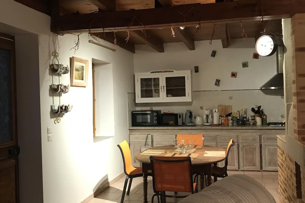 Photo of Livingroom in Saint-Pierre-le-Vieux