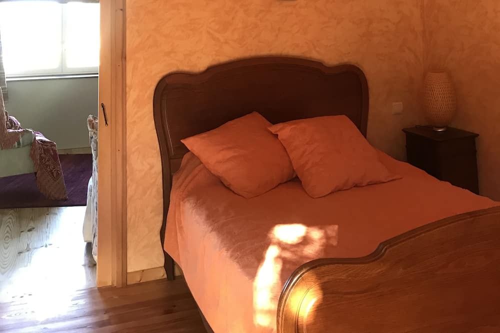 Photo of Bedroom in Saint-Pierre-le-Vieux