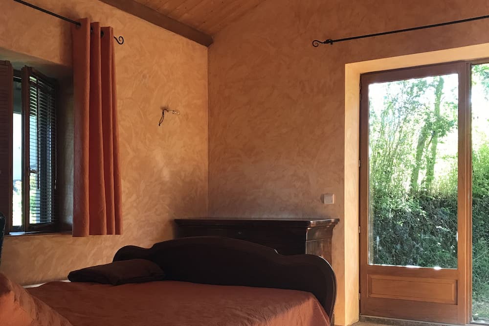 Photo of Bedroom in Saint-Pierre-le-Vieux