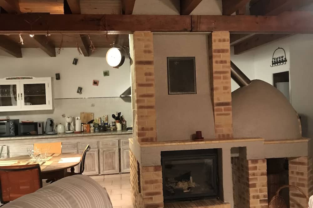 Photo of Livingroom in Saint-Pierre-le-Vieux
