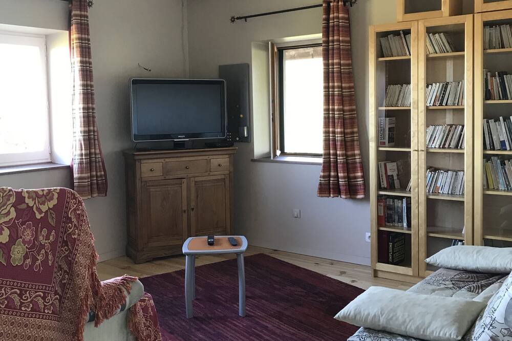 Photo of Livingroom in Saint-Pierre-le-Vieux