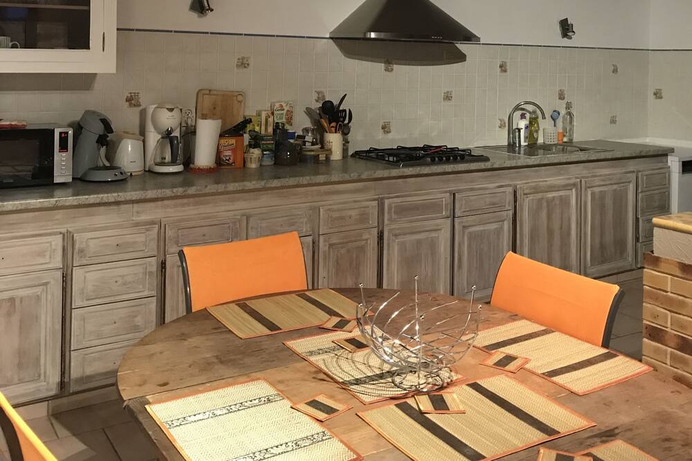 Photo of Kitchen in Saint-Pierre-le-Vieux