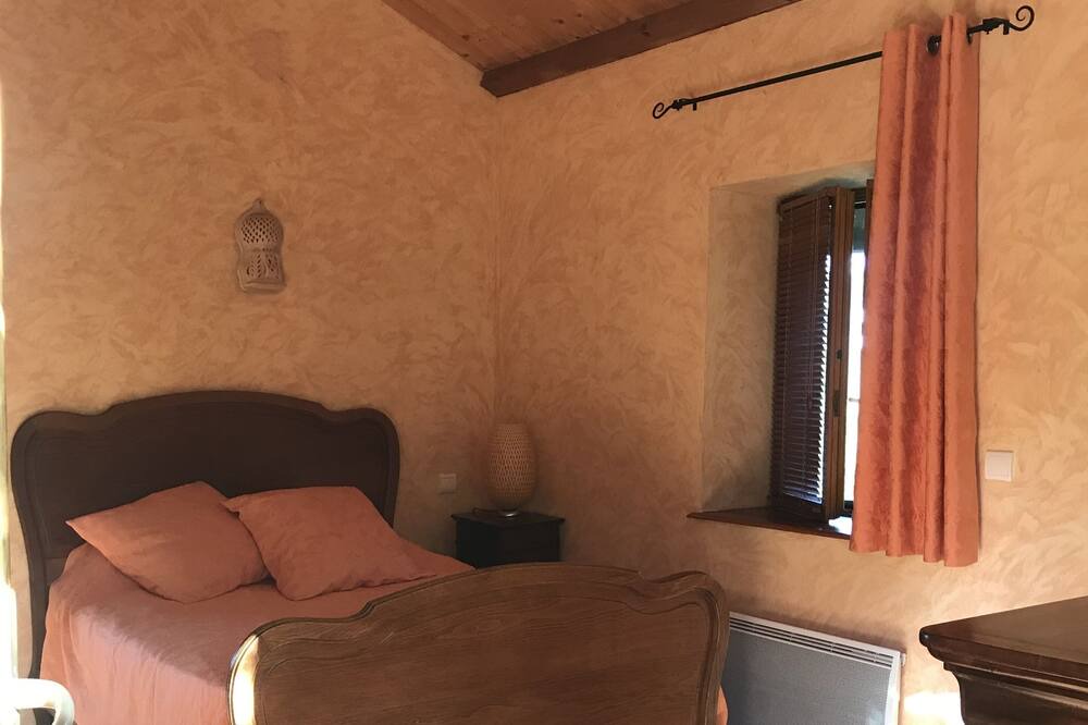 Photo of Bedroom in Saint-Pierre-le-Vieux