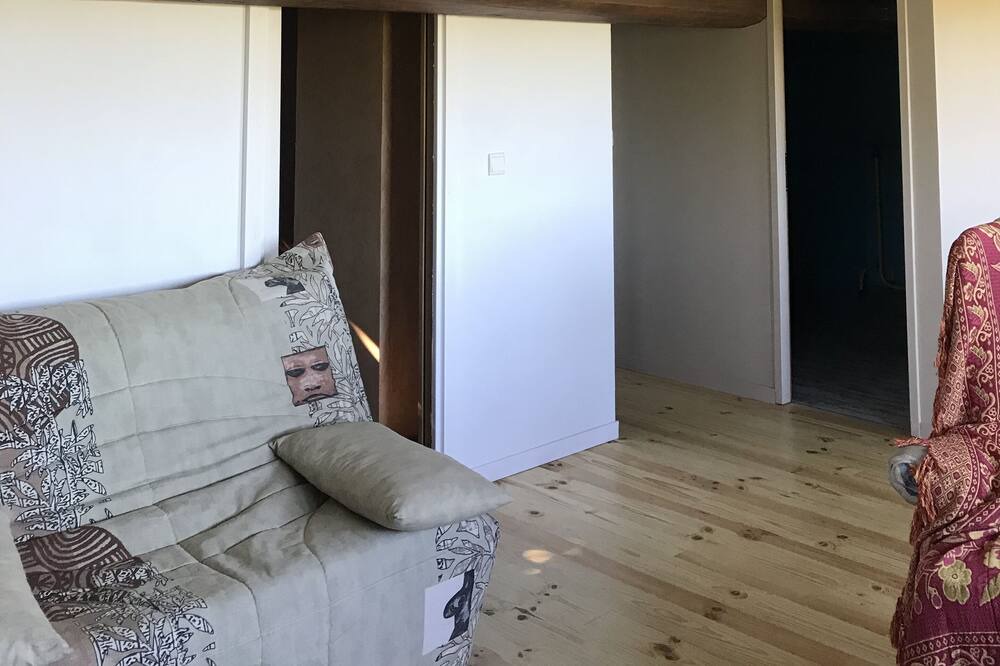 Photo of Livingroom in Saint-Pierre-le-Vieux