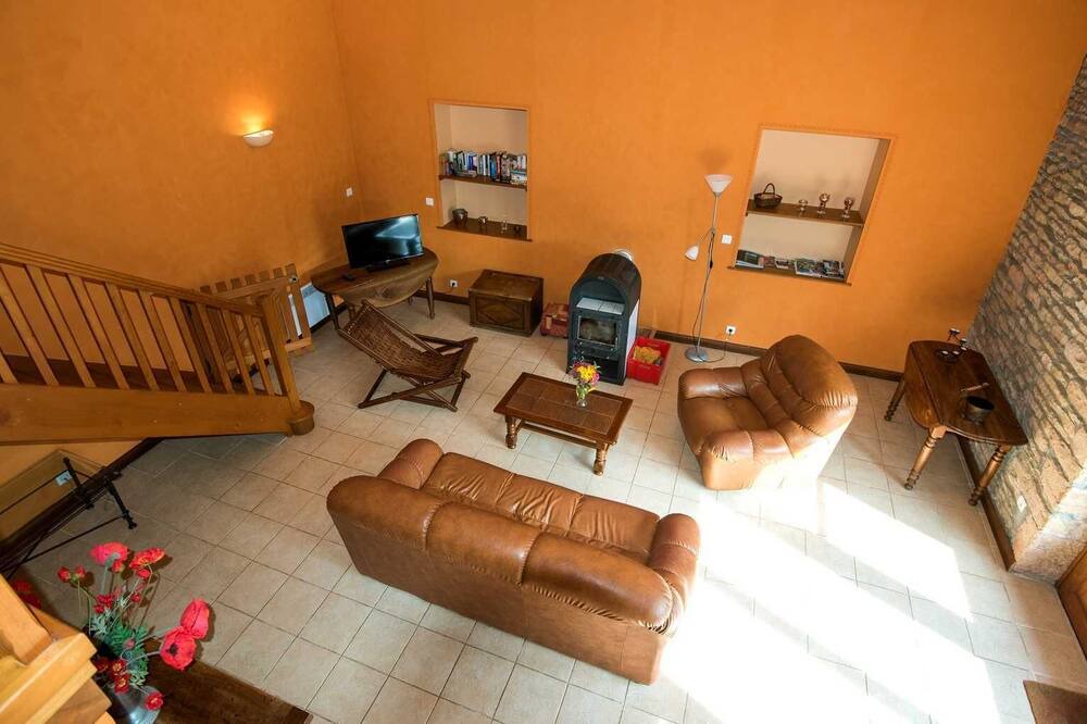 Photo of Livingroom in Ameugny