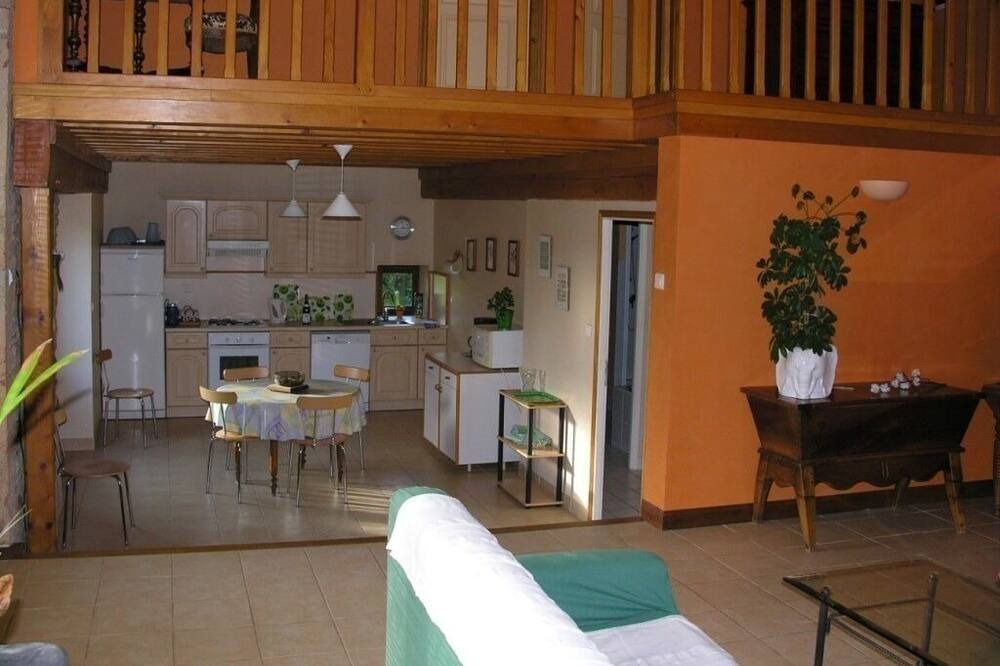 Photo of Livingroom in Ameugny