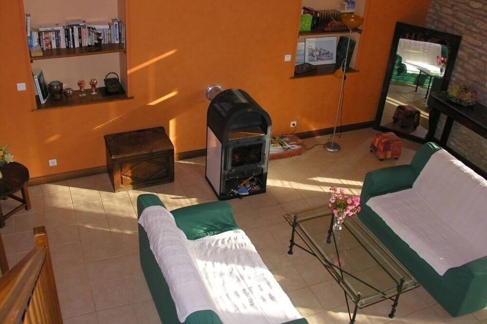 Photo of Livingroom in Ameugny