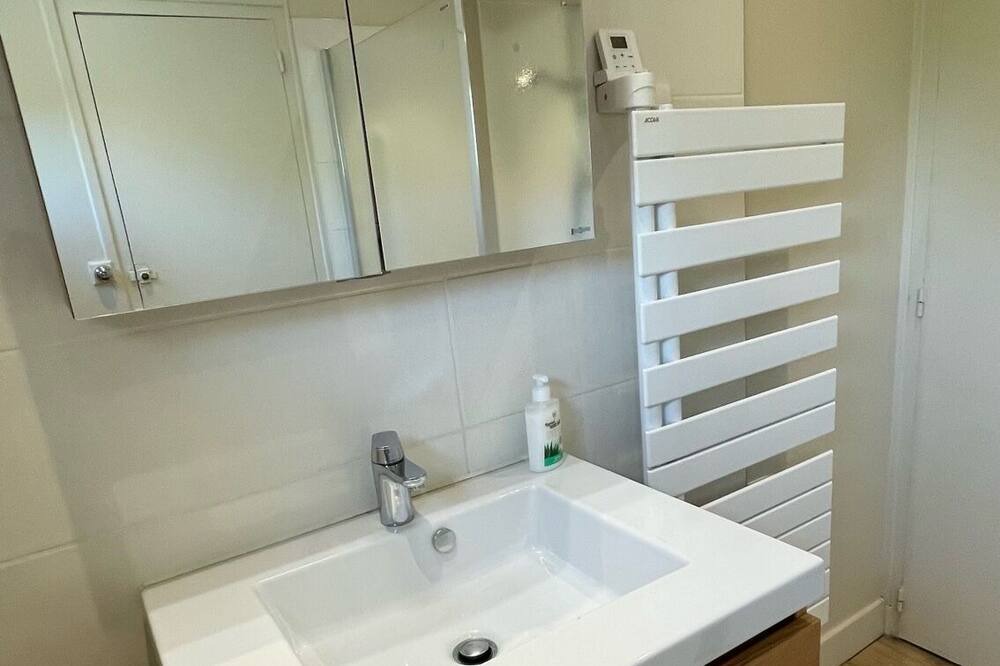 Photo of Bathroom in Champs-sur-Yonne