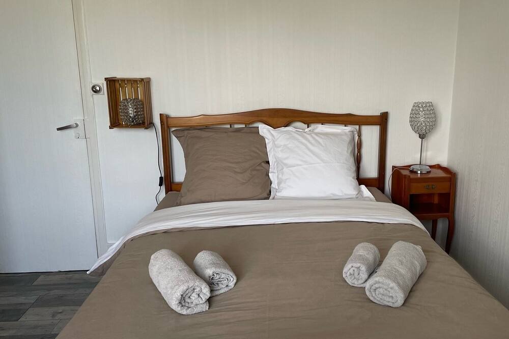 Photo of Bedroom in Champs-sur-Yonne