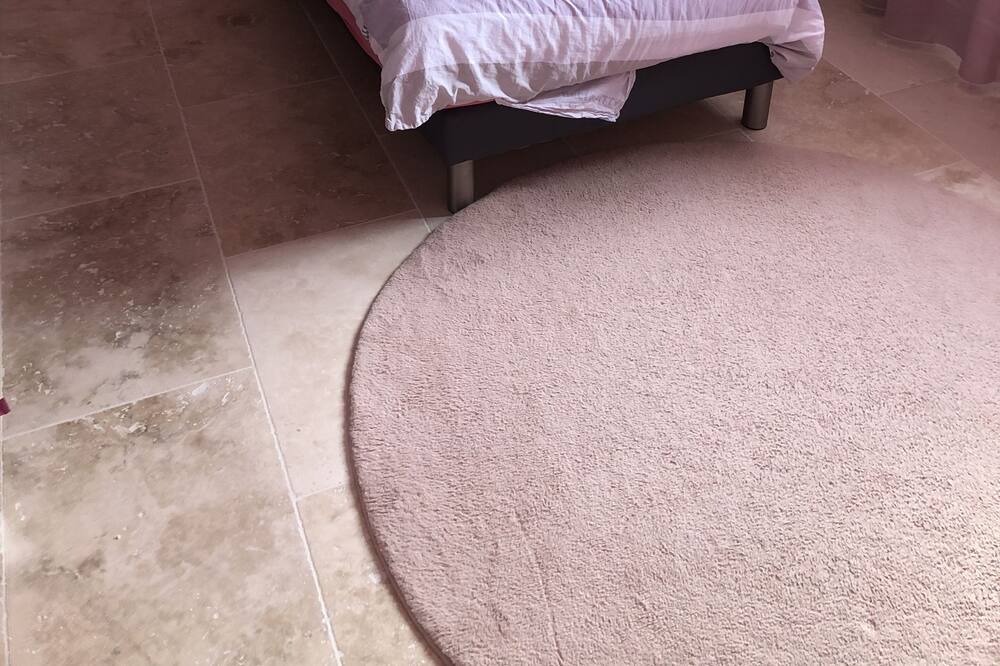 Photo of Bedroom in Beaumes-de-Venise