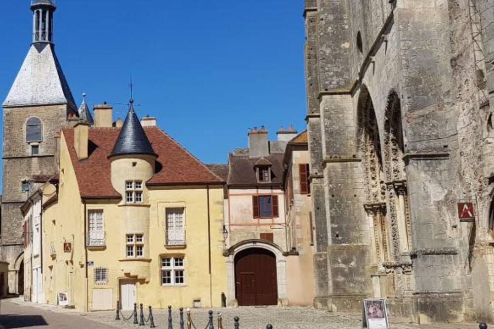 Photo of Outdoor in Avallon